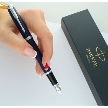 Parker IM Blue CT 1931647 – eleganckie, granatowe pióro wieczne z chromowanymi wykończeniami. W zestawie z pudełkiem. Możliwość personalizacji grawerem.55.jpg